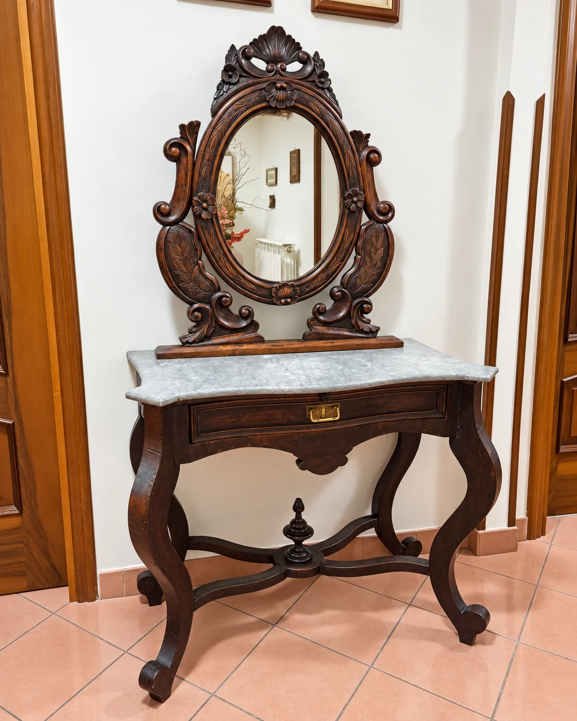 Restauro conservativo di arredo antico