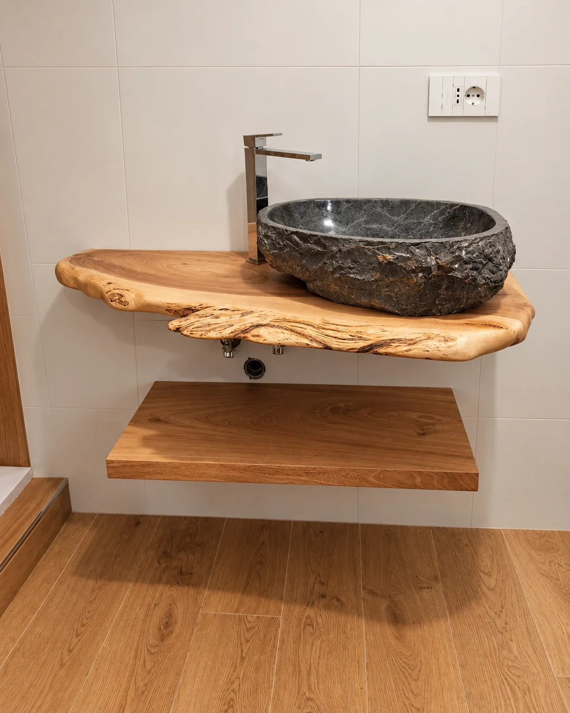 Piano bagno in legno naturale